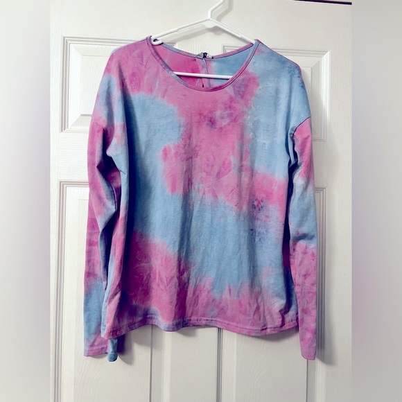 Tops - Womens open back athletic long sleeve MED‎